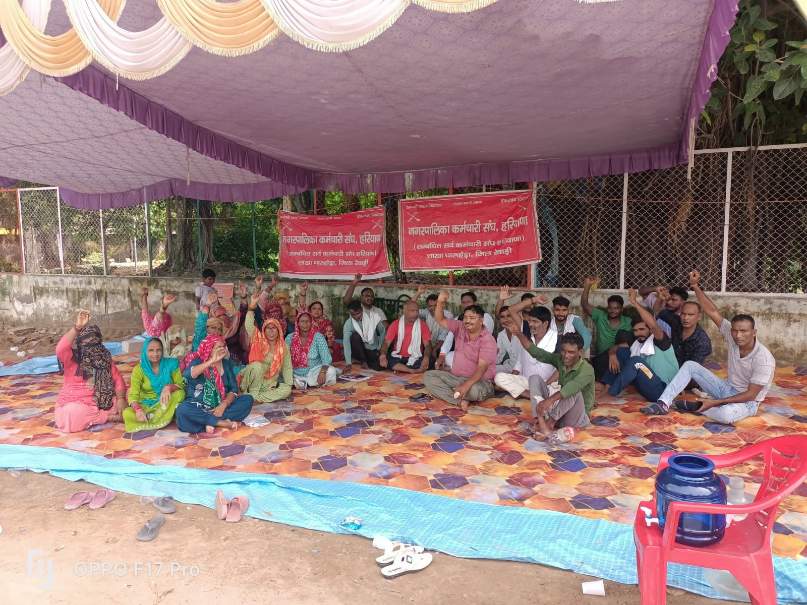 सफाई कर्मचारियों ने धारूहेड़ा में क्यों लगाए नारे सफाई कर्मचारियों ने धारूहेडा में मांगों को लेकर किया प्रदर्शन