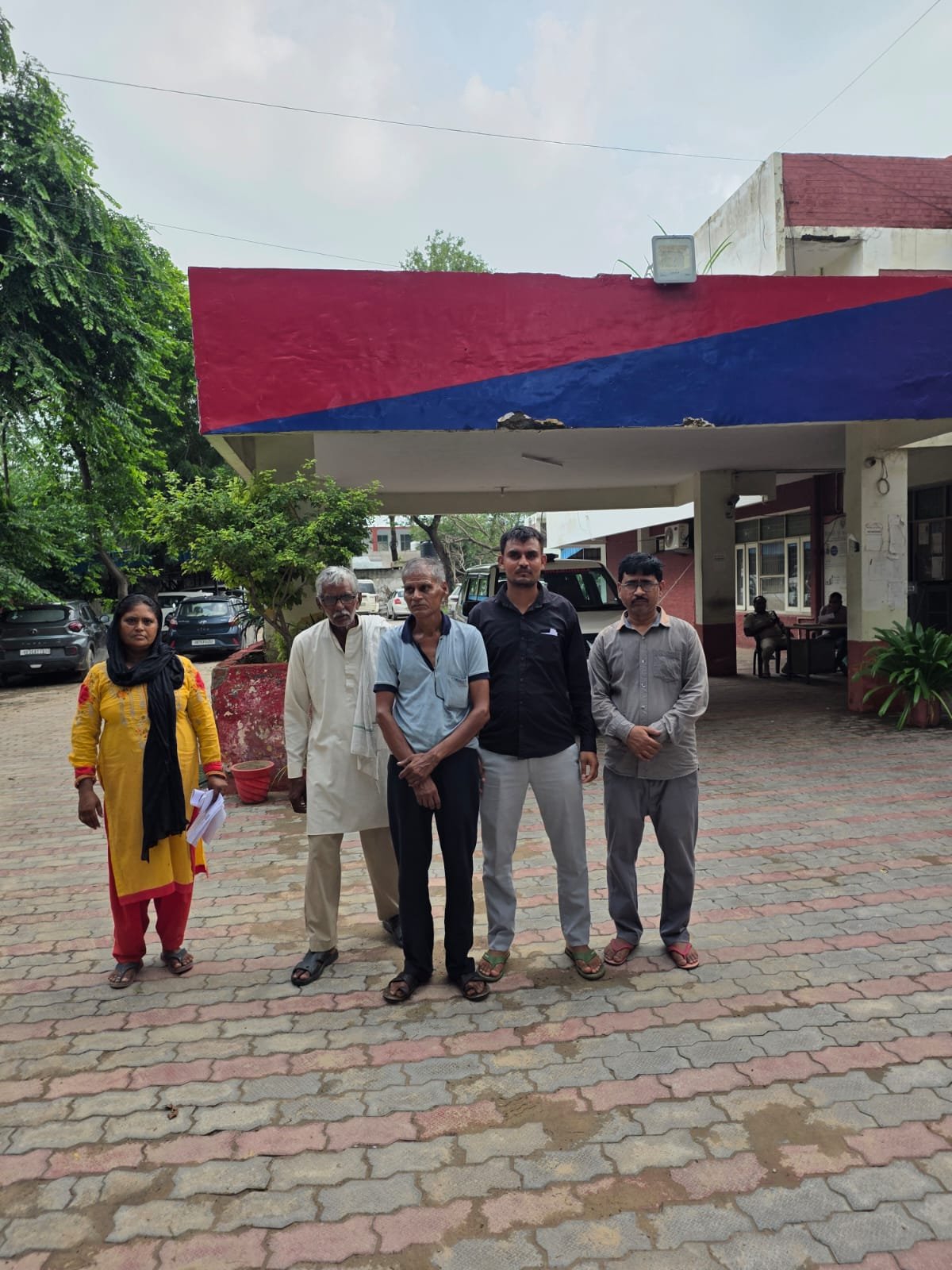 धारूहेडा: वार्ड 14 में चोरी होने पर शिकायत देने पहुंचे मकान मालिक