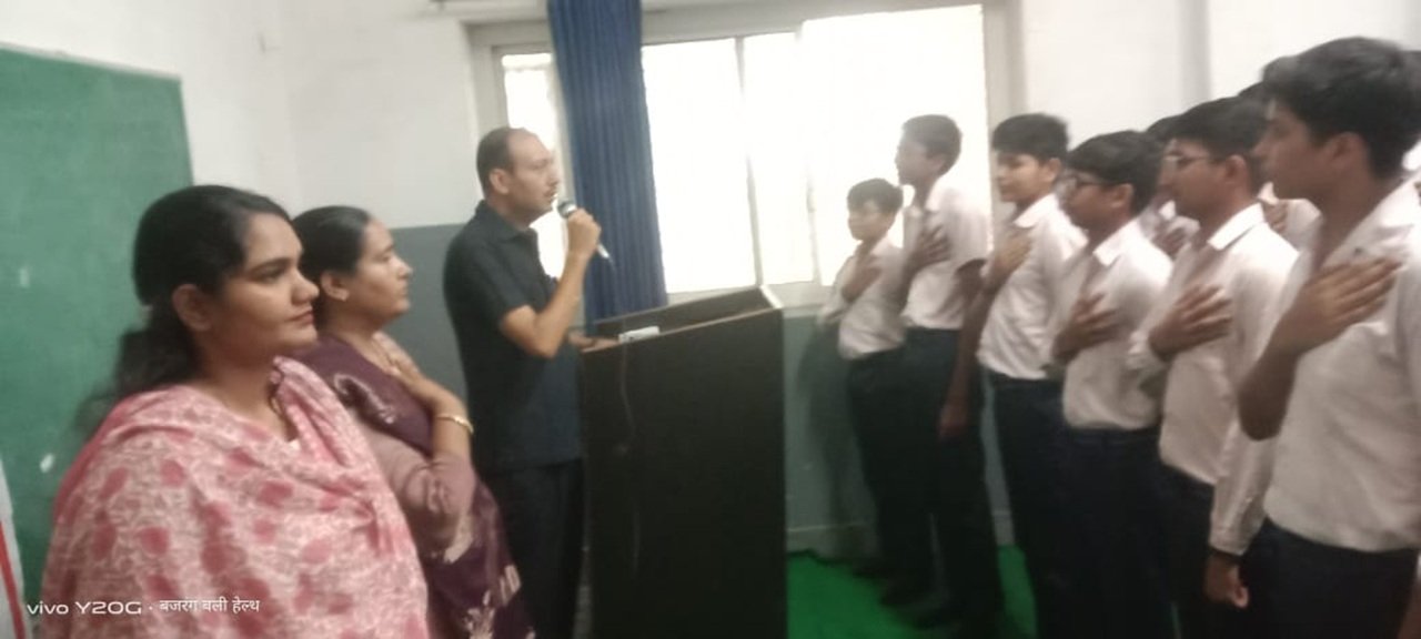 ऑक्सब्रिज पब्लिक स्कूल धारूहेड़ा में जिला पुलिस की नशा मुक्ति टीम ने विद्यार्थियों को नशे के दुष्प्रभावों और साइबर फ्रॉड के प्रति जागरूक किया