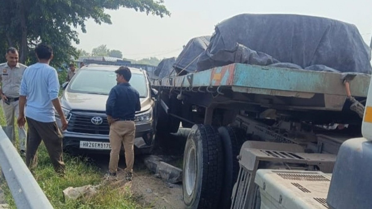 NH 48 Dharuhera पर ट्रैक्टर ट्राली पलटी, चालक सहित 7 श्रमिक घायल