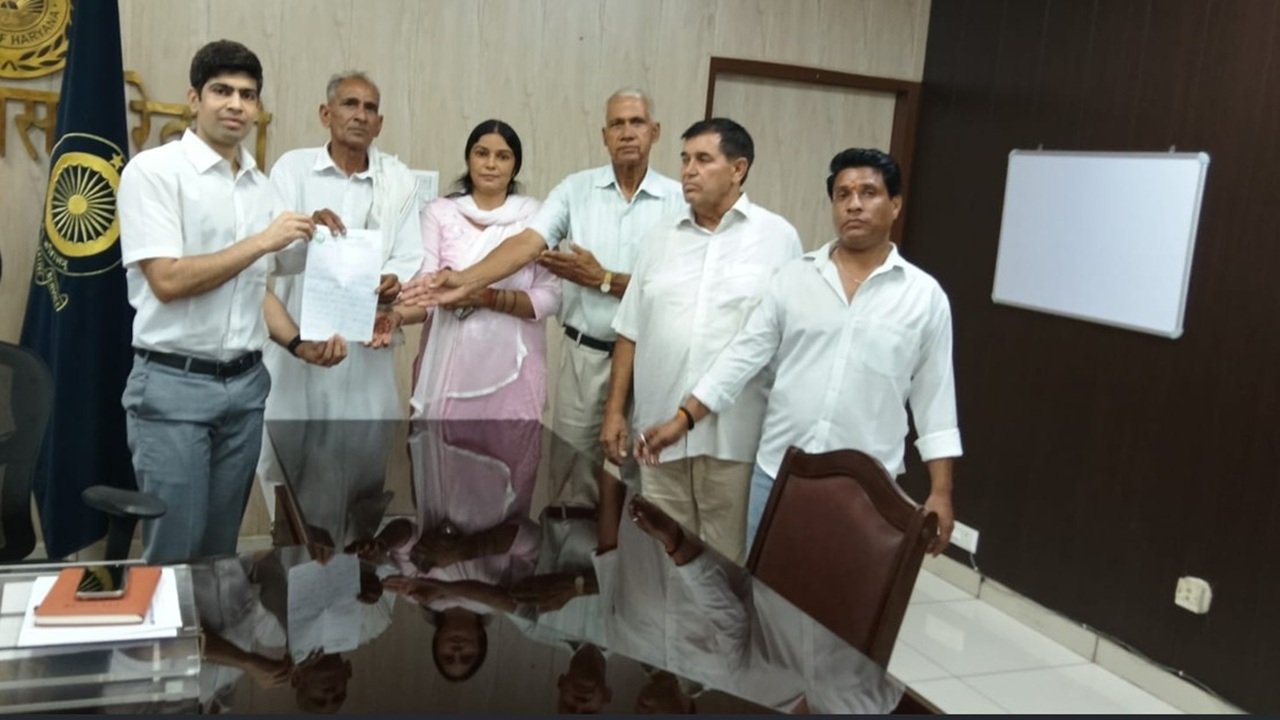 रेवाड़ी: भारतीय किसान यूनियन चढूनी जिला रेवाड़ी का एक शिष्ट मंडल ने उपायुक्त महोदय से की मुलाकात और उसके बाद सौंपा ज्ञापन।