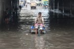 मौसम विभाग (IMD) ने राजधानी के कई हिस्सों के लिए रेड अलर्ट जारी किया है