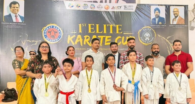 धारूहेड़ा: आगरा में आयोजित फर्स्ट ई-लाइट कराटे कप में Colonel’s Smart Kidz & Academy के खिलाड़ियों ने शानदार प्रदर्शन करते हुए अपनी प्रतिभा का लोहा मनवाया।