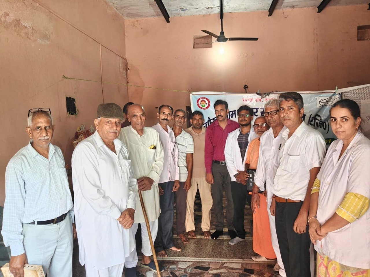 धामलावास गांव में गौरव ग्राम सुधार सेवा समिति ने अस्पताल टीम को किया सम्मानित
