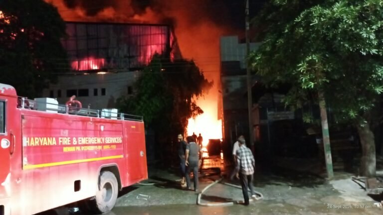 बावल की दो कंपनियो में गली भयकर आग, आग बुझाने में लगी दमकल टीम