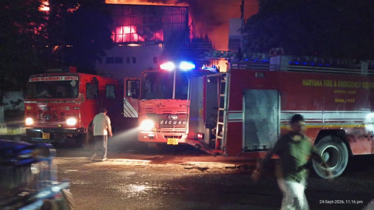 आईएमटी बावल में दो कंपनियों में लगी भयंकर आग