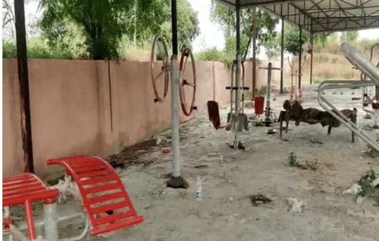 पंचायत की ओर करीब 8 लाख रूप्ए की लागत से भाडावास गांव में शमशान घाट ही जिम लगा दी