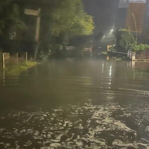 धारूहेड़ा में फिर भरा भिवाड़ी का काला पानी, सड़कें जलमग्न