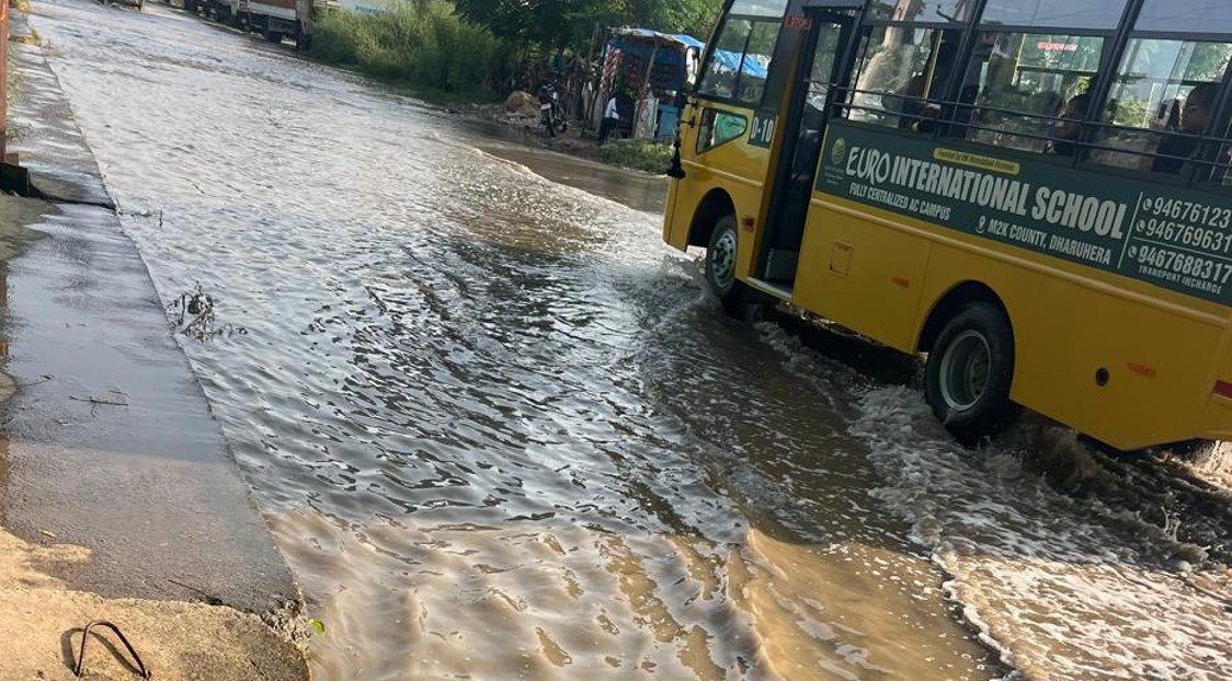 बिना बारिश धारूहेड़ा में जलभराव, भिवाड़ी के ‘काले पानी’ से कब मिलेगी राहत?