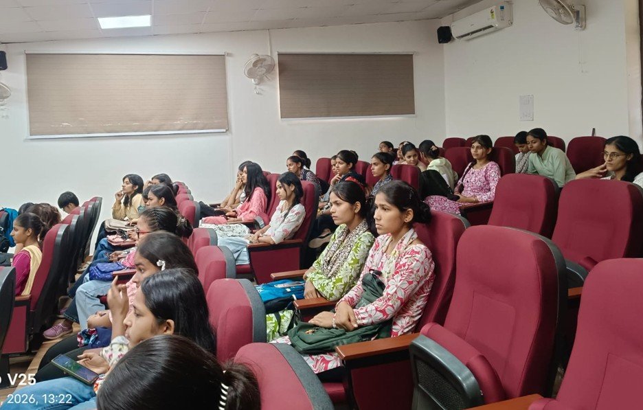 राजकीय महाविद्यालय खारखड़ा की महिला प्रकोष्ठ द्वारा छात्राओं के लिए “Beauty and Wellness” (सौंदर्य एवं वेलनेस) विषय पर एक विस्तार व्याख्यान का आयोज