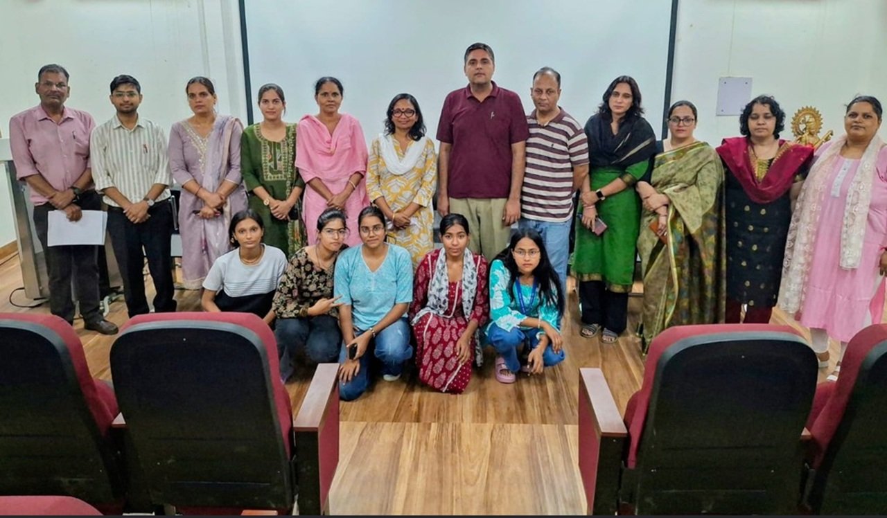 धारूहेड़ा: राजकीय महाविद्यालय खरखड़ा में सांस्कृतिक समिति के तत्वावधान में मंगलवार को दो दिवसीय ‘प्रतिभा उत्सव-2026’ का शुभारंभ हुआ।