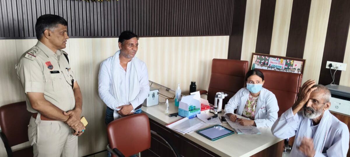 विजय एकता मंच की ओर से डॉ. श्रॉफ्स चैरिटी आई हॉस्पिटल, नई दिल्ली के सहयोग से गांव गुड़ियानी में नि:शुल्क नेत्र जांच शिविर  लगाया