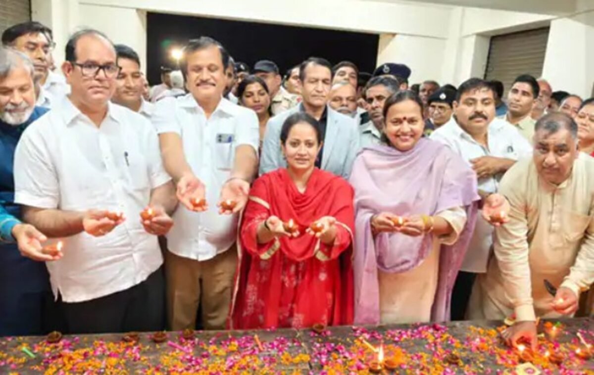 रेवाड़ी AIIMS प्रधानमंत्री नरेंद्र मोदी के जन्मदिन पर जलाए दीपक