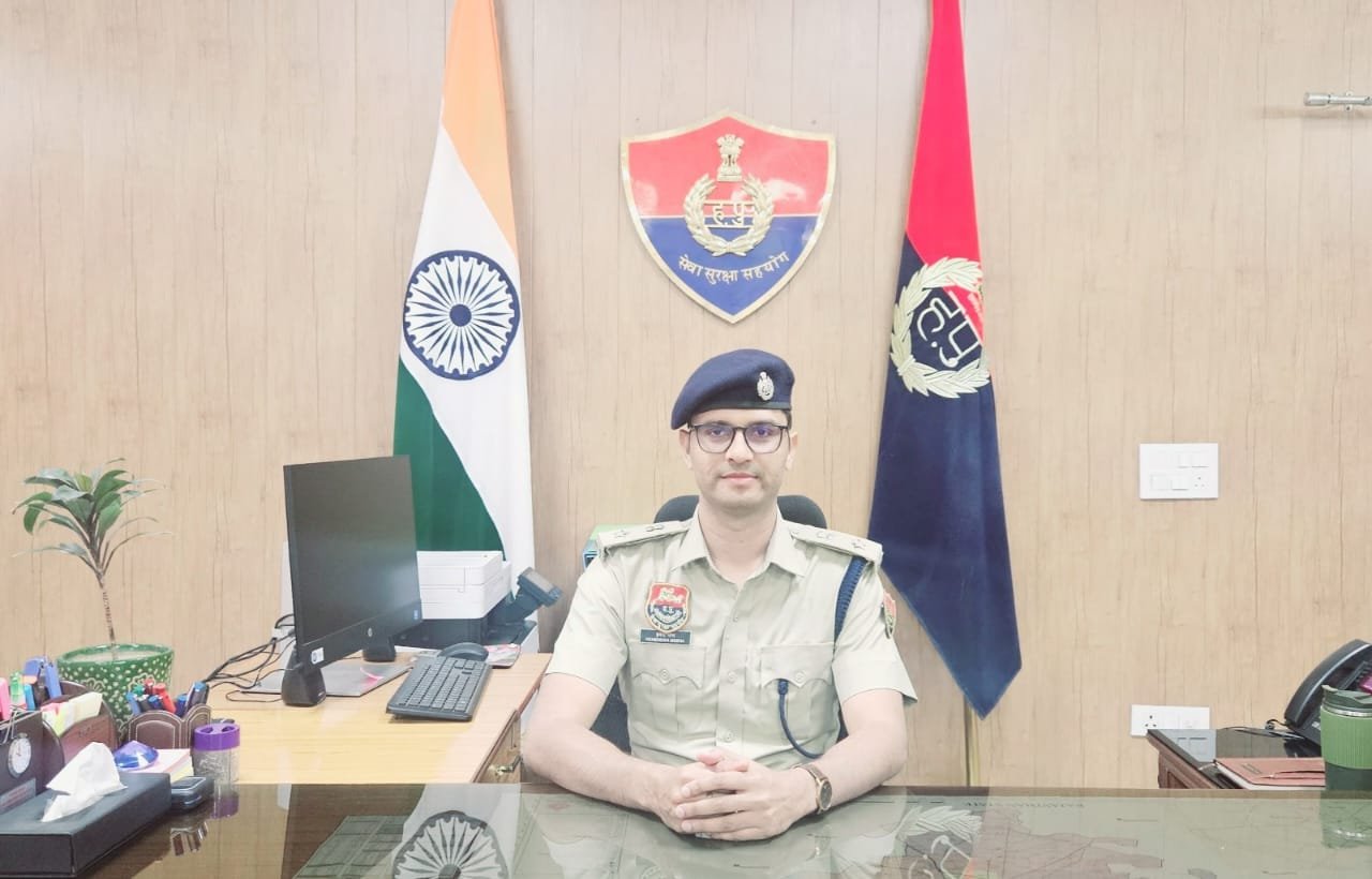 पुलिस अधीक्षक हेमेंद्र कुमार मीणा