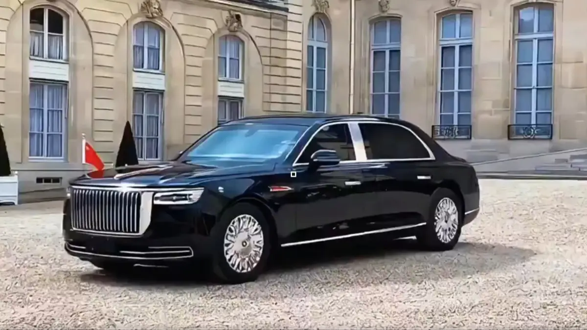 शी जिनपिंग की आधिकारिक सवारी 'Hongqi N701' लिमोज़ीन भी भारी आकर्षण और कौतूहल का केंद्र बनी
