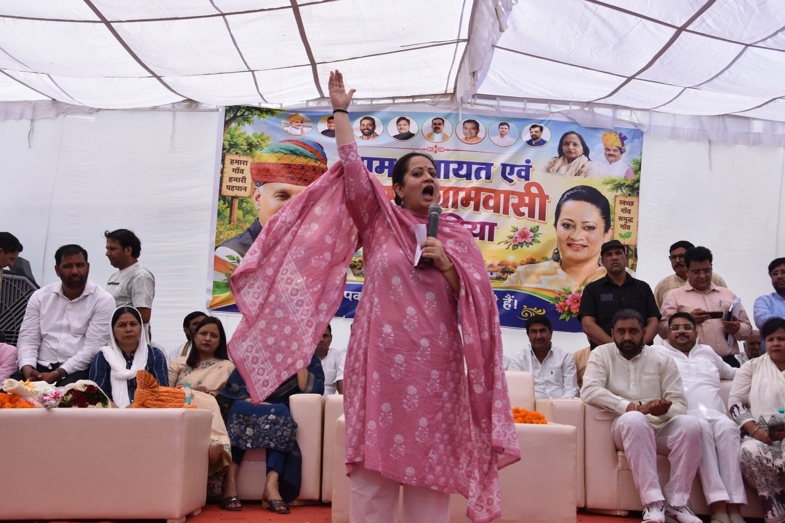 हरियाणा की स्वास्थ्य, चिकित्सा शिक्षा एवं आयुष मंत्री आरती सिंह राव ने शनिवार को काकोड़िया गांव में आयोजित जनसभा में ग्रामीण क्षेत्र के लिए कई विकास कार्यों का उद्घाटन और शिलान्यास किया।