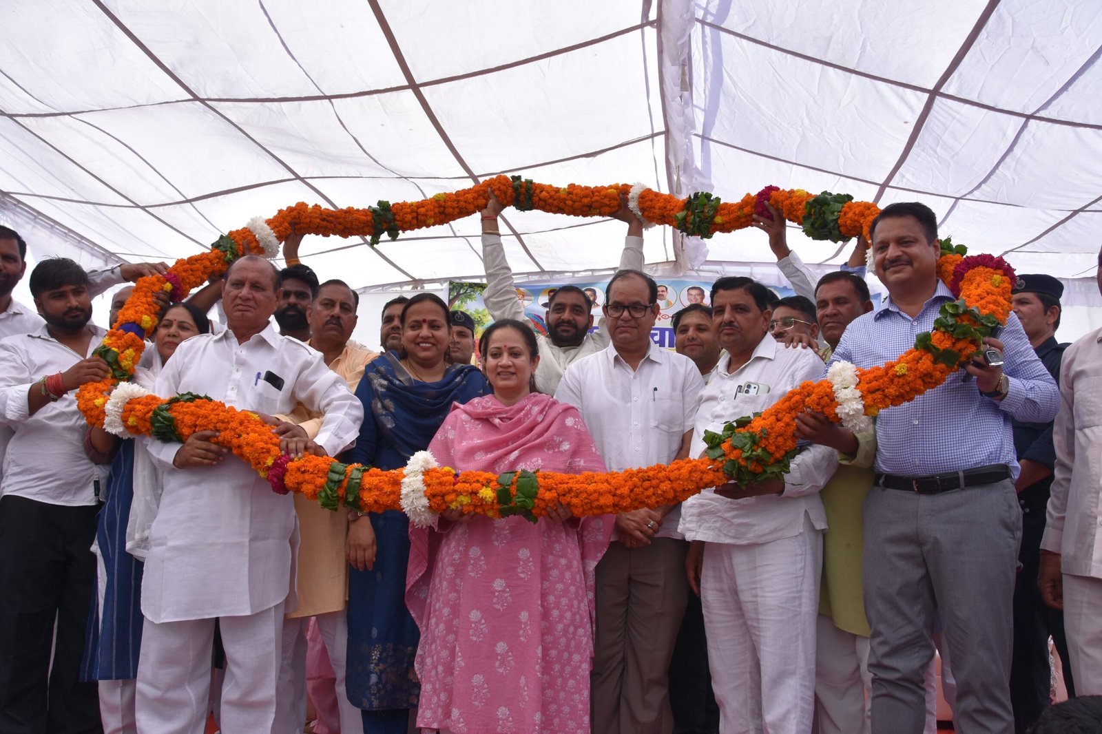   हरियाणा की स्वास्थ्य, चिकित्सा शिक्षा एवं आयुष मंत्री आरती सिंह राव ने शनिवार को काकोड़िया गांव में आयोजित जनसभा में ग्रामीण क्षेत्र के लिए कई विकास कार्यों का उद्घाटन और शिलान्यास किया।