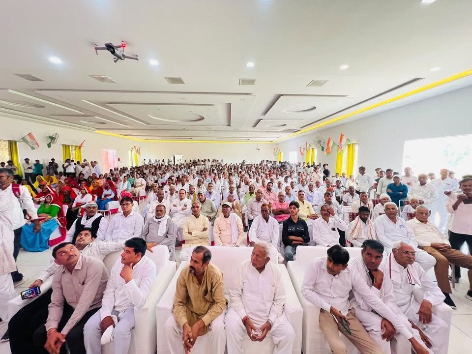 कार्यकर्ता सम्मेलन को संबोधित करते हुए कांग्रेस नेताओं ने प्रदेश सरकार पर भ्रष्टाचार, सरकारी भर्तियों और कानून व्यवस्था को लेकर कई आरोप लगा