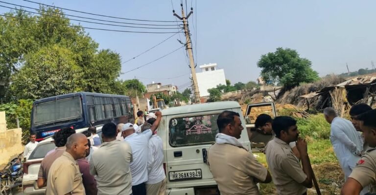 धारूहेड़ा में 50 साल पुराना अवैध कब्जा हटवाया, चली जेसीबी