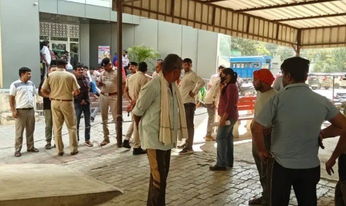 हरियाणा के रेवाड़ी में गांव ढाणी सुंदरोज के निकट दो सगे भाइयों पर हमला कर दिया। इतना ही नहीं दोनो को पीट कर बेसुध कर दिया।