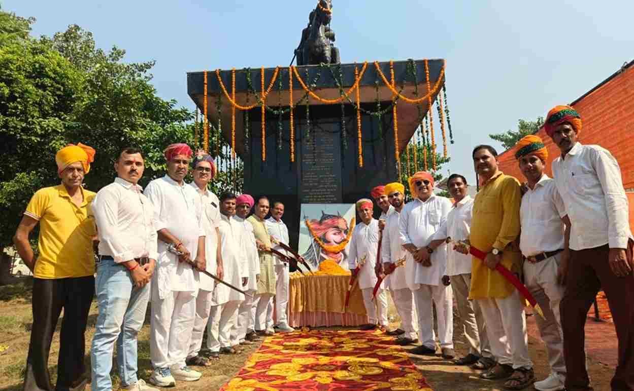 धारूहेड़ा में राजपूत समाज ने किया शस्त्र पूजा, जानिए क्यों करते पूजा