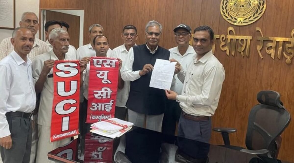 एसयूसीआई कम्युनिस्ट के प्रतिनिधिमंडल ने सीटीएम जितेंद्र कुमार के माध्यम से राष्ट्रपति के नाम ज्ञापन सौंपा।