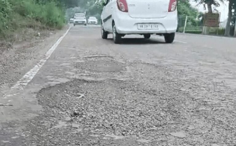 धारूहेड़ा के इस रोड की बदलेगी सूरत,  लोक निर्माण मंत्री रणबीर गंगवा ने दिये ये आदेश