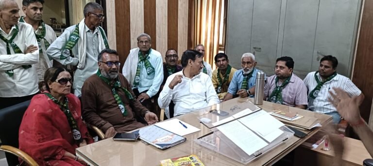 रेवाड़ी अनाज मंडी पहुंचे इनेलो नेता, चेयरमैन के सामने उठाई यें मांग